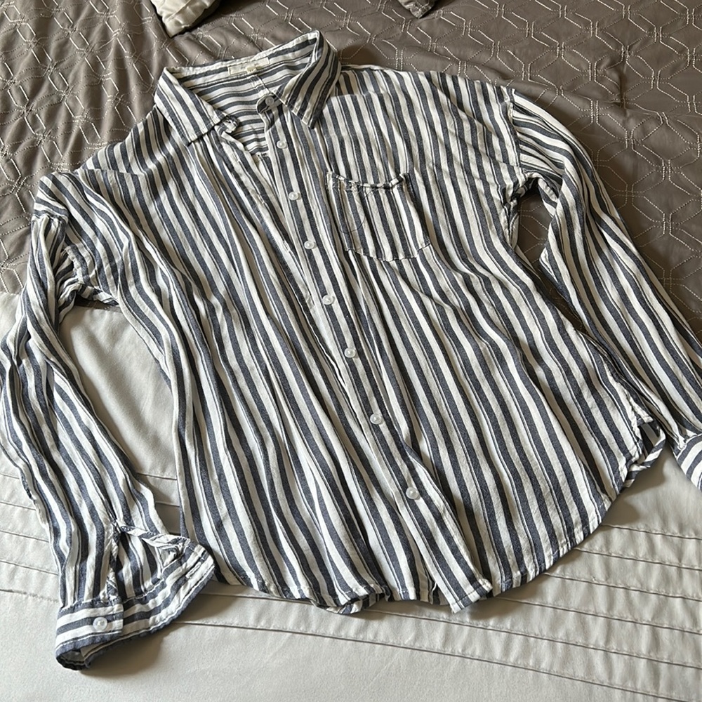 MAURICES-M-long sleeve button up